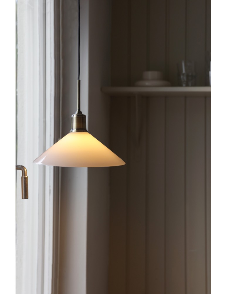 Single pendant lamps - Markslojd VELA Pendant 1L Antique Brass/ Glossy White 108867 - product kolory-swiatla.pl 2