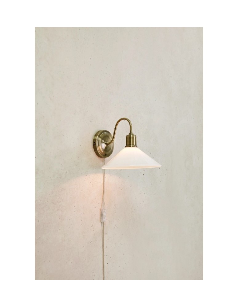 Cantilever wall lamps - Markslojd VELA Wall Mounted 1L Antique Brass/ Glossy White 108865 - product kolory-swiatla.pl 3