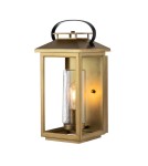 Quintiesse Średnia latarnia naścienna Atwater - 1 źródło światła - Postarzany mosiądz IP44 Elstead Lighting QN-ATWATER-M