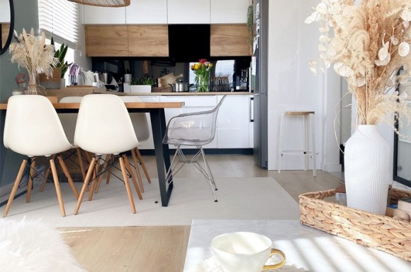 Minimalistyczna lampa wisząca – nasze propozycje na wyjątka atmosferę w Twoim domu